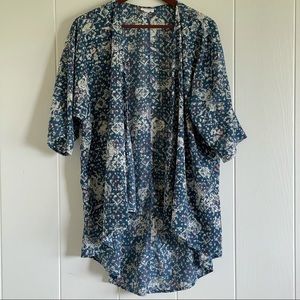 Silky, drapey light tunic wrap in a pretty print!